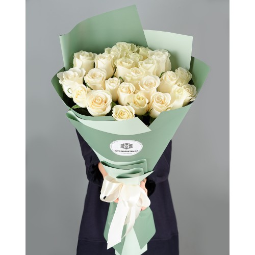 Купить на заказ Букет из 25 белых роз с доставкой в Кульсарах