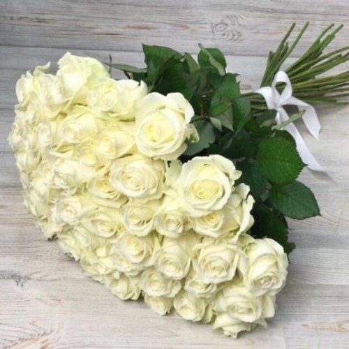 Купить на заказ Букет из 51 белой розы с доставкой в Кульсарах
